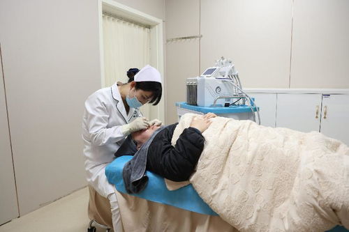 武警湖南總隊醫(yī)院開展 三八 婦女節(jié)健康服務(wù)活動